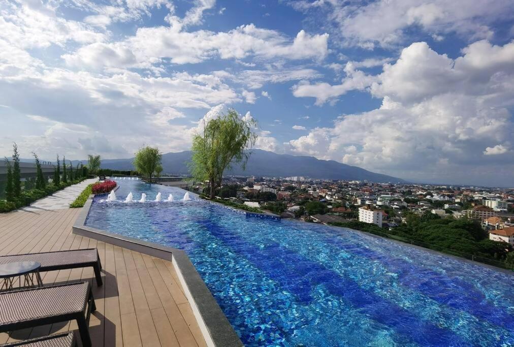 Modern Style Room With Sky Pool 古城边天际泳池公寓 Chiang Mai Exterior foto