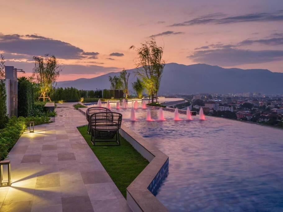 Modern Style Room With Sky Pool 古城边天际泳池公寓 Chiang Mai Exterior foto