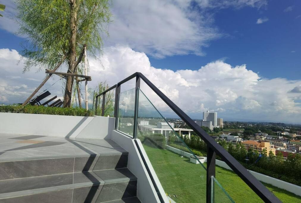 Modern Style Room With Sky Pool 古城边天际泳池公寓 Chiang Mai Exterior foto
